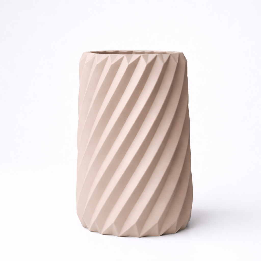 Geometric Vase Curved