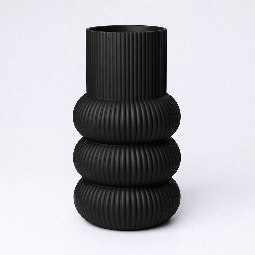 Nuvia Vase